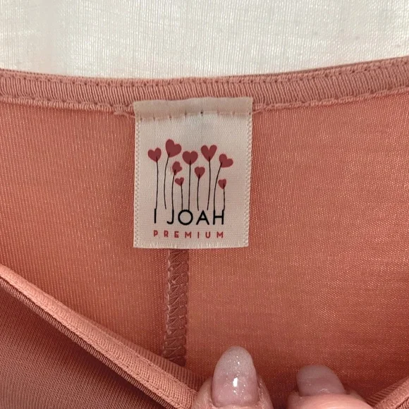 I JOAH Premium Medium soft peach bell sleeve top EUC! - Picture 2 of 3